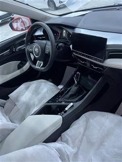 ئێم جی 5 پڵەس